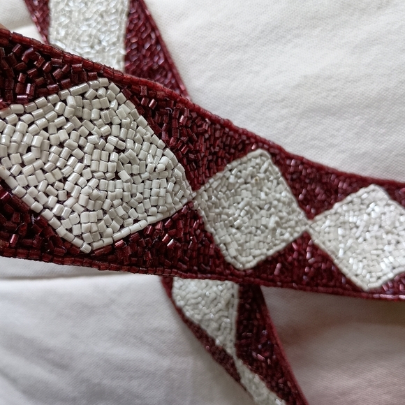 NWOT Burgundy and White Diamond Shape Beaded Purse Crossbody Strap - Picture 5 of 5